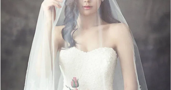 未婚妻坚持穿前夫设计的婚纱